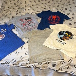 Assorted boys Gap t-shirts Size Large